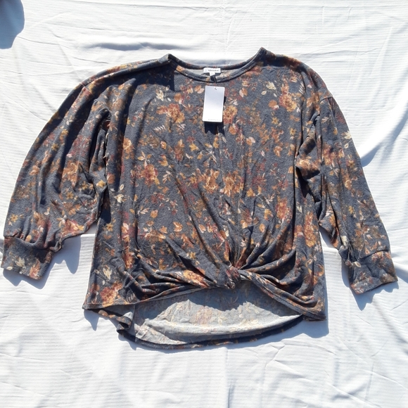 Eyeshadow Tops - Eyeshadow floral front knot top